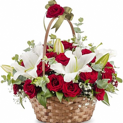 Hasır Sepette Kırmızı Güller ve Lilyumlar